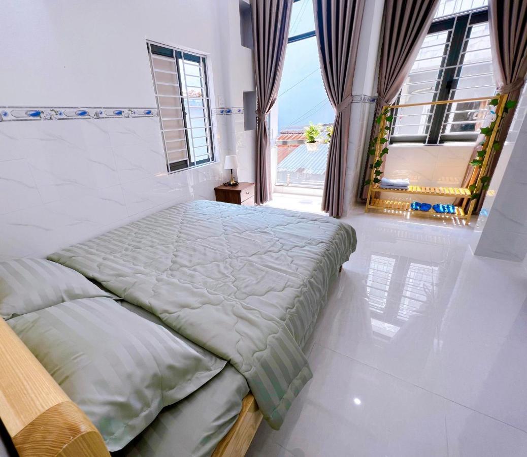 Suri'S Homestay Куи Нхон Екстериор снимка